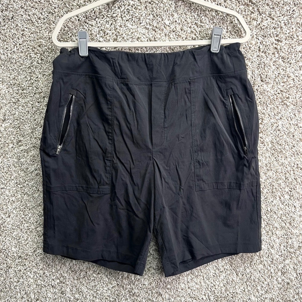 Athleta Shorts Women's 16 Black Trekkie North Mid Rise Ripstop Hiking Bermuda